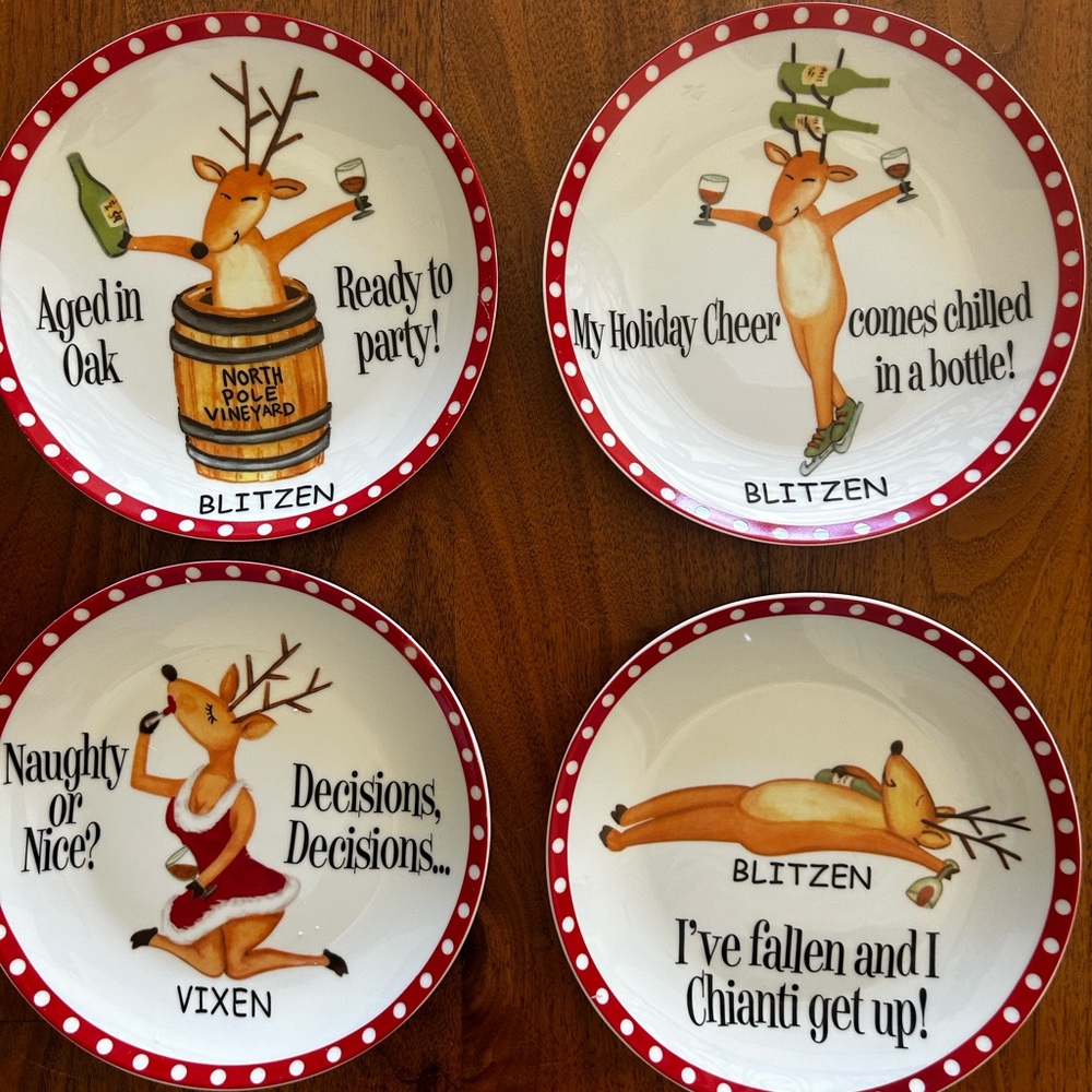 Holiday Appetizer Plates. Never Used. Set of 4
Perfect for the wine lover.